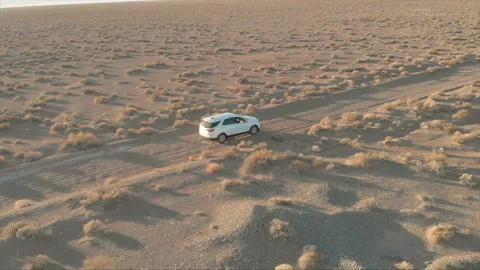 Driving through desert offroad 動画素材 135612689