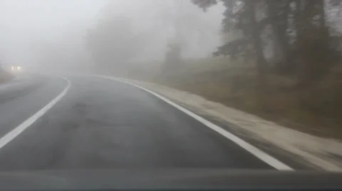 Driving through the fog Vidéo 33324474