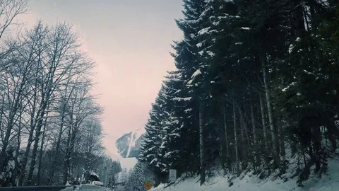 Driving through mountain with a beautiful view Vídeo Stock 86423197