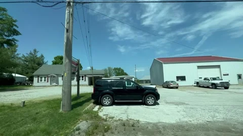 Driving through the small quaint town of Chester, Illinois on a spring day. Stock Footage 251334065