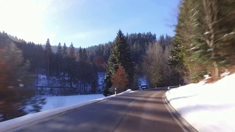 Driving through snow-covered Black Forest Vidéo 82766438