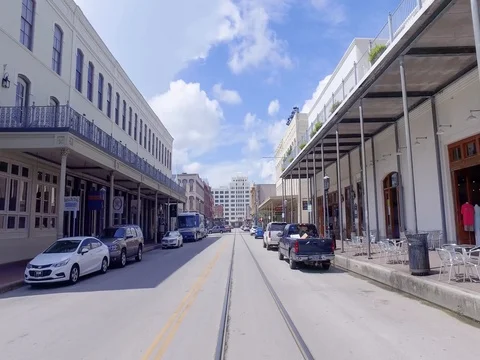 Driving through the strand in Galveston Texas 스톡 동영상 72278341