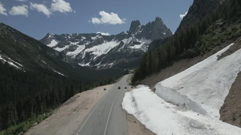 Driving through Washington Pass in the North cascades highway 스톡 동영상 332730461