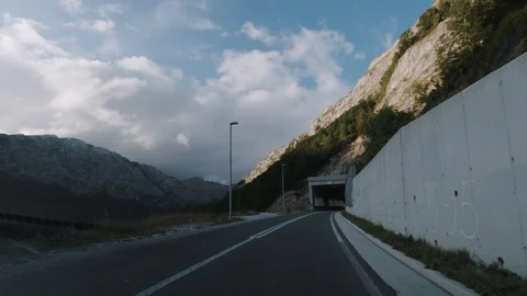 Driving in to tunnel 動画素材 129822775