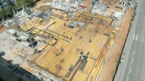 Dron view of builders working on a construction site Vidéo 139089720