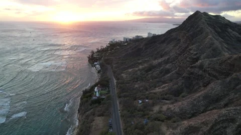 Drone 4k view of Diamond Head and the Kahala coast of Honolulu, Hawaii Vídeo Stock 254728439