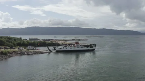 Drone Aerial of Calmac Ferry Loading Cars at Portavadie Vídeos de archivo 160448046