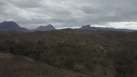 Drone Aerial of the Mountains of Assynt Video stock 106928597