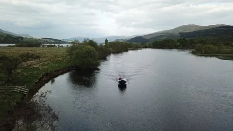 Drone Aerial of River Dochart flowing into Loch Tay Видео 90043626