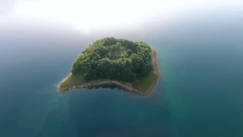 Drone aerial shoot of small island on Ramsko Jezero lake - a tourist destination Video stock 80331844