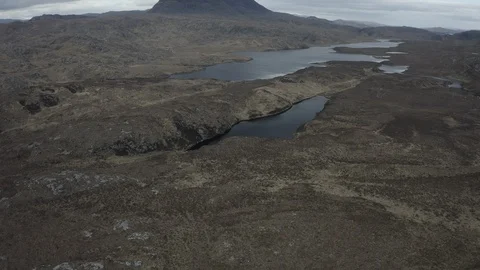 Drone Aerial of Suilven Vídeo Stock 106928229
