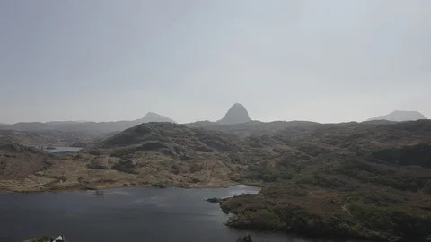 Drone Aerial of Suilven Vidéo 106931131