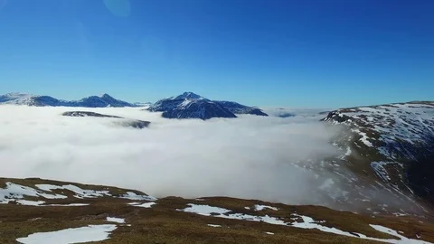 Drone Aerial of Thermal Inversion in Mountains 動画素材 81719256