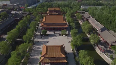 Drone aerial top-down view of an ancient town temple complex Vídeo Stock 335919376
