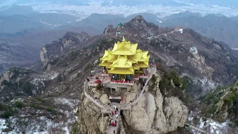Drone aerial top-down view of an ancient town temple complex 스톡 동영상 335919391