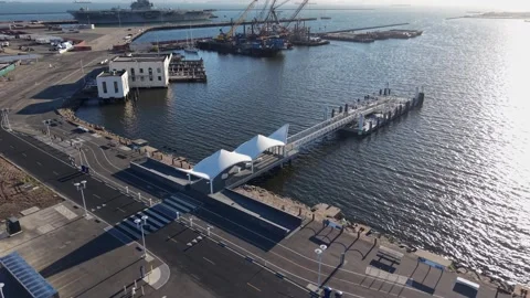 Drone Aerial View of Alameda Ferry Point Terminal and Waterfront in California 스톡 동영상 344964105