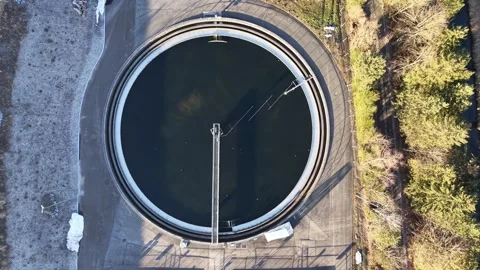 Drone Aerial View of a circular water treatment clarifier 스톡 동영상 329014071