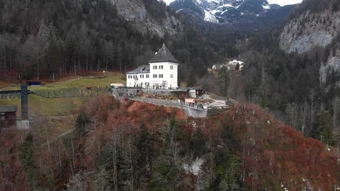Drone aerial view - flying over Hallstatt, Austria Vídeos de archivo 126156280