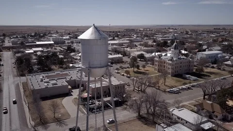 Drone Aerial View of Marfa Texas Watertower, Courthouse and Downtown Vídeos de archivo 92491335