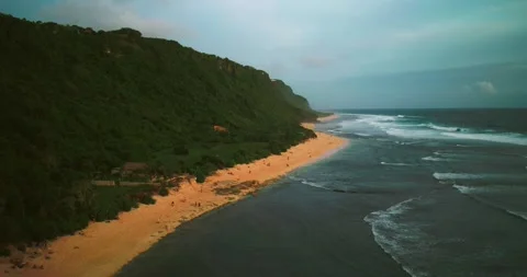 Drone Aerial View of Ocean Waves and Tropical Coastline Видео 331277648