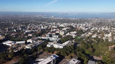 Drone aerial view of UC Berkeley campus California 스톡 동영상 345019917