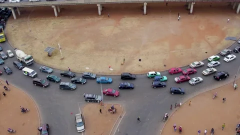 Drone Aerial view of the vehicular intersection, traffic  and congestion Vídeo Stock 188311348