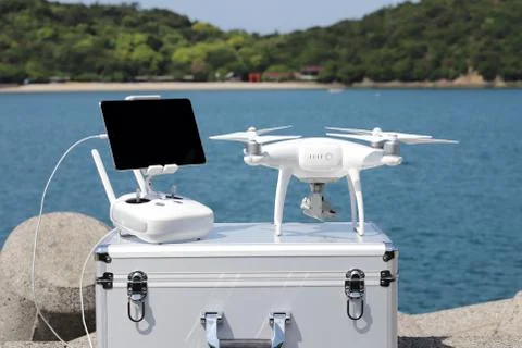 Drone and remote controller before the flight Stock-Fotos