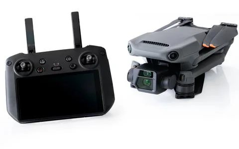 Drone and remote controller. UAV or unmanned aerial vehicle. Quadcopter drone Foto stock