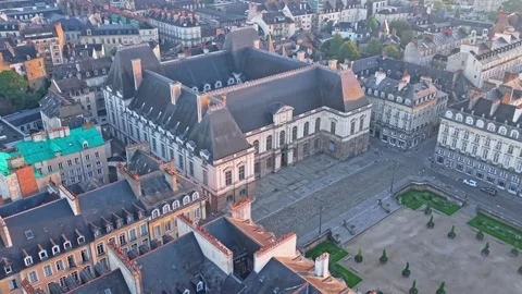 Drone Approach and Tilt Down Over the Parlement de Bretagne at Sunrise in Video stock 321380397