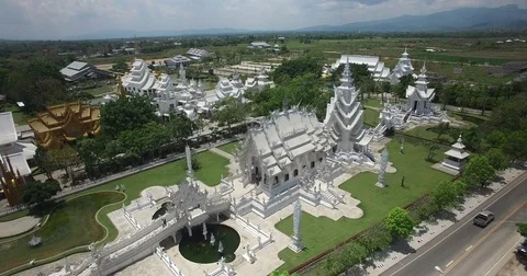 Drone Approach White Temple Chiang Rai Vidéo 76728892