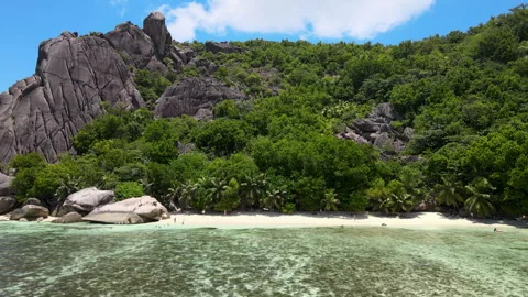Drone Approaching Anse Pierrot Beach, La Digue, Seychelles Vídeo Stock 332325885