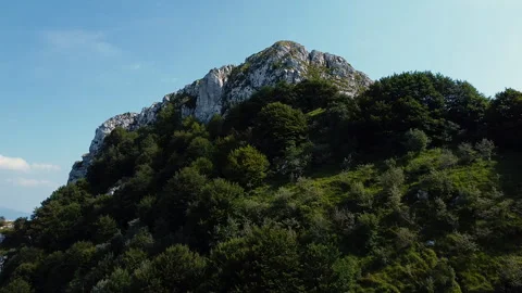 Drone approaching Canzo's Horns aka Corni di Canzo in Lake Como Italy Vidéo 247502541