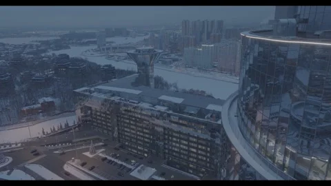 Drone approaching modern office building in winter Vidéo 320181813