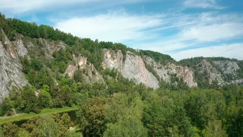 The drone is approaching the rocks. 스톡 동영상 115855359