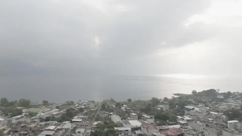 Drone around Lake Atitlan 스톡 동영상 318098403
