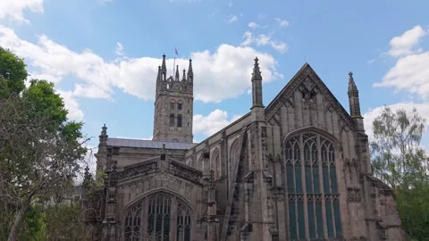 Drone Ascend Reveal of Gothic St Mary’s Church, Warwick 스톡 동영상 331236856