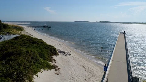 Drone Beach and peir Vídeo Stock 99613717