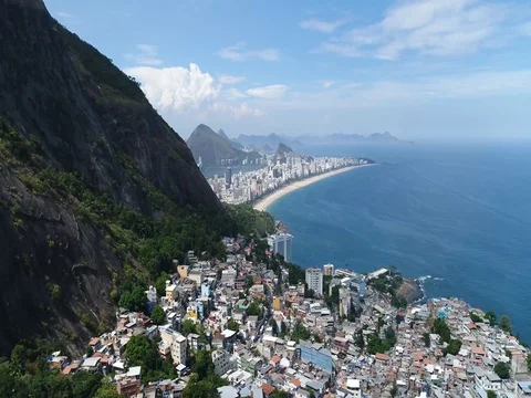 DRONE BUILDING TO LANDSCAPE OVERVIEW RIO FAVELA 스톡 동영상 78244826