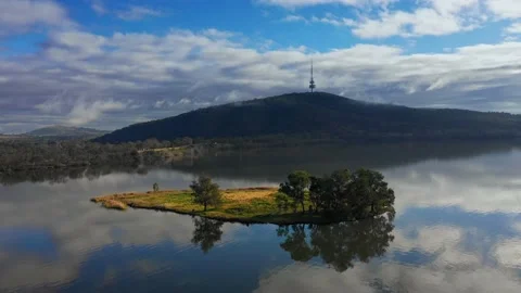 Drone Canberra, over lake Видео 133538521