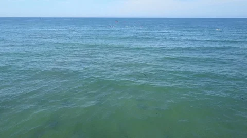 Drone captures ocean kayakers at in La Jolla California on sunny day 库存影片 97164591