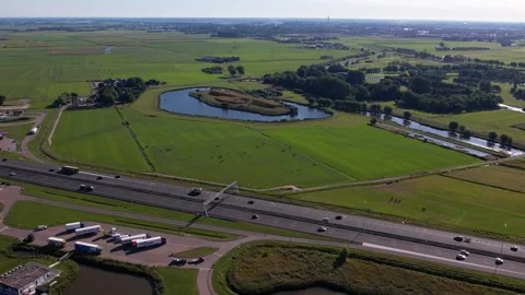 Drone captures the street from a good angle Vídeos de archivo 220137684