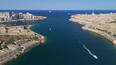 A drone captures Valletta and Manoel Island along Malta's Marsamxett Harbour Stock Footage 337003844