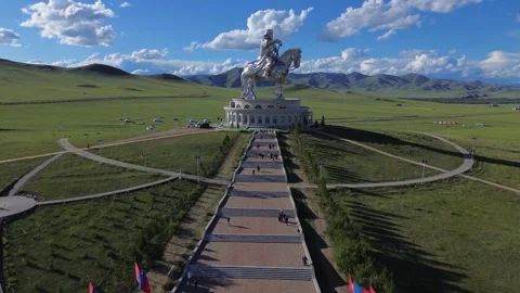 Drone of Chinggis Khan Statue with Mongolian Flags in Ulaanbaatar  (2025-08-10) Stockbeeldmateriaal 317345286