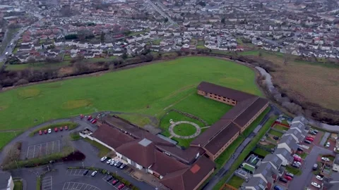 Drone circling the front of the Riverside Hotel Irvine Video stock 233374563