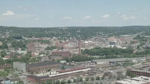 Drone city flyover, trees 库存影片 304367954