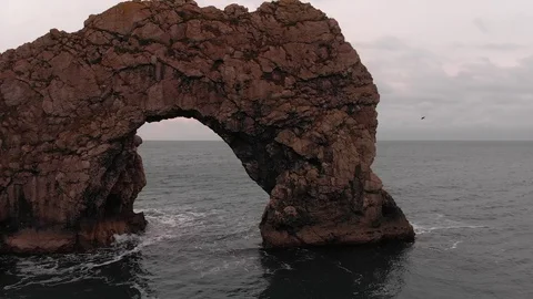 Drone Close Pan Around Durdle Door, Dorset 스톡 동영상 106539558