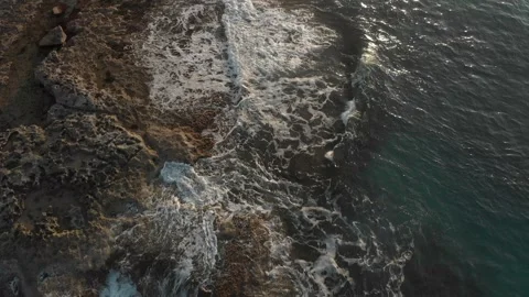 Drone Close Up Top Down Waves Vídeos de archivo 156014887