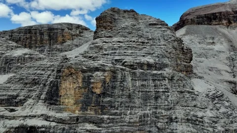 Drone closeup fo a mountain of dolimites Video stock 263267779