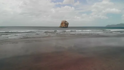 Drone closing in on Witch Rock, Costa Rica Video stock 169595230