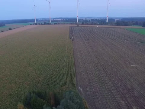 Drone Of Corn Harvester 動画素材 81254260
